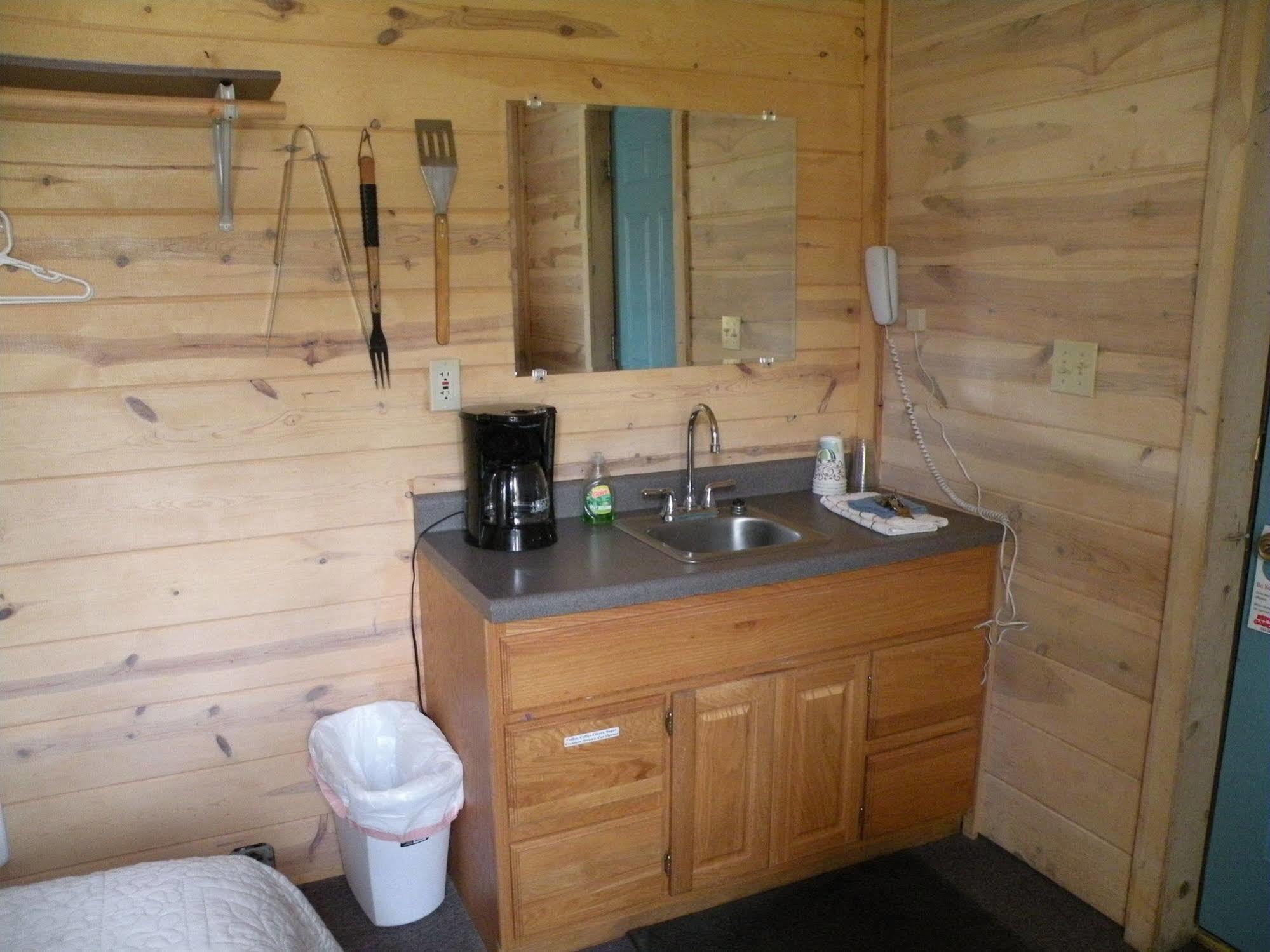Gold Camp Cabins Custer Eksteriør bilde