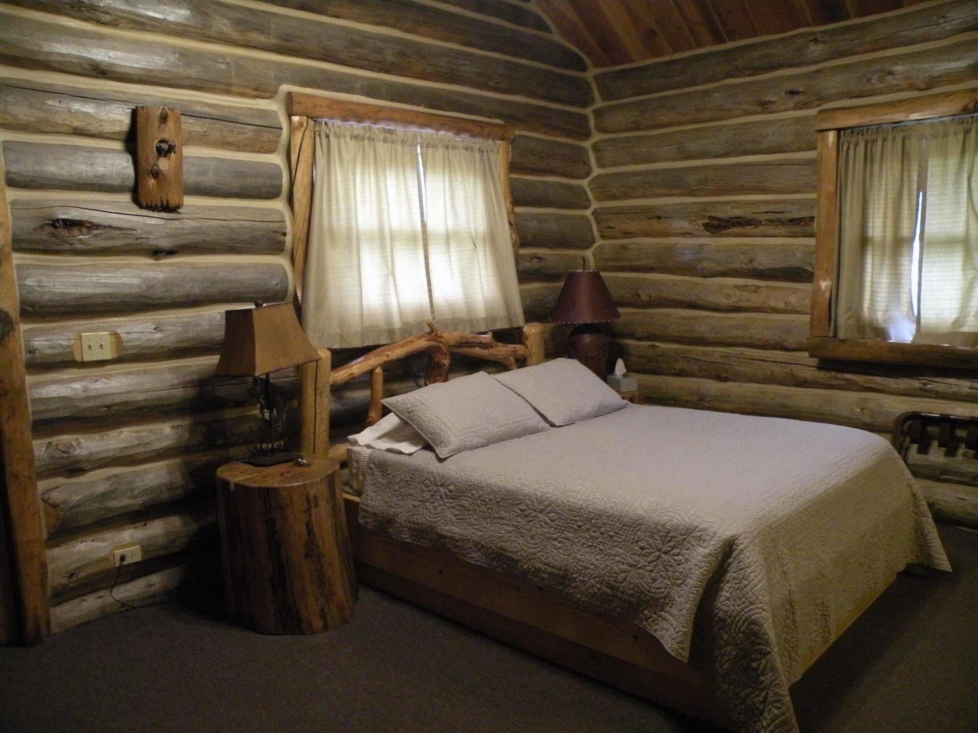 Gold Camp Cabins Custer Eksteriør bilde